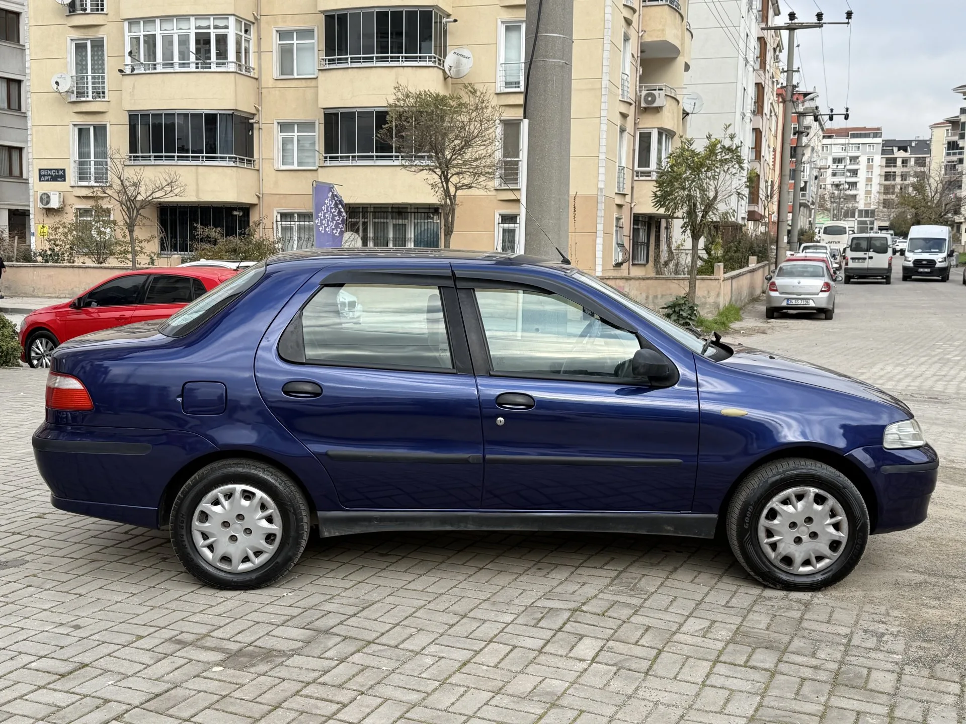 DÜŞÜK KM SAFKAN BENZİNLİ KLİMALI BONCUK ALBEA/0.99KREDİ/SENET/KART - Görsel 3